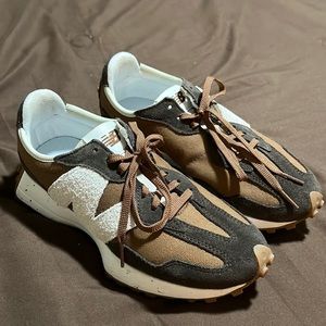 New Balance 327 women’s shoes-size 8